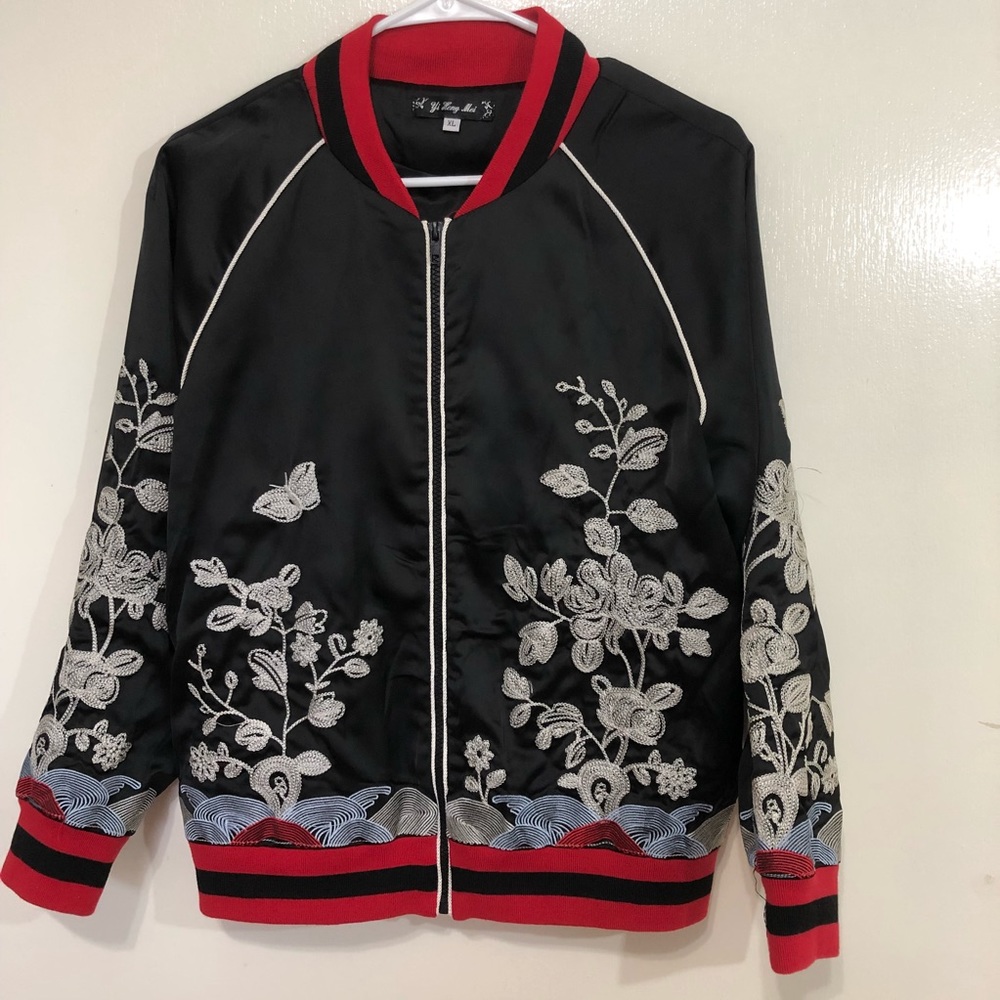 Yi Heng Mei women  embroidered jacket fits size M